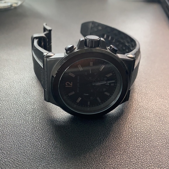 MICHAEL KORS
Dylan Quartz Black Dial Men's Watch - Picture 4 of 4